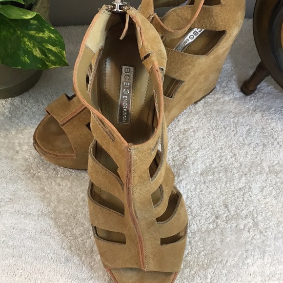 🌲👢🌲BCBGeneration Suede Ankle Wedge Boots🌲👢🌲 - Picture 4 of 7